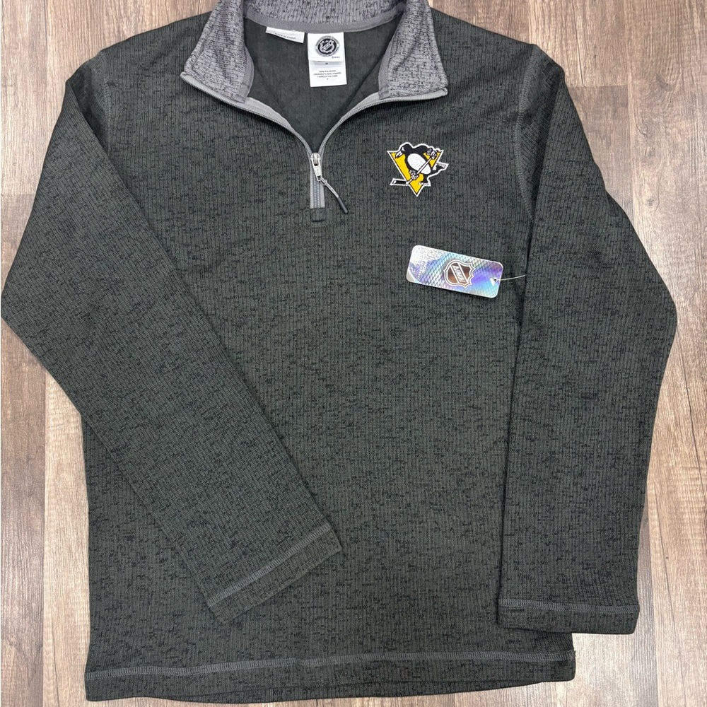 NHL Official licensed NWT Pittsburgh Penguin quarter zip fleece shirt